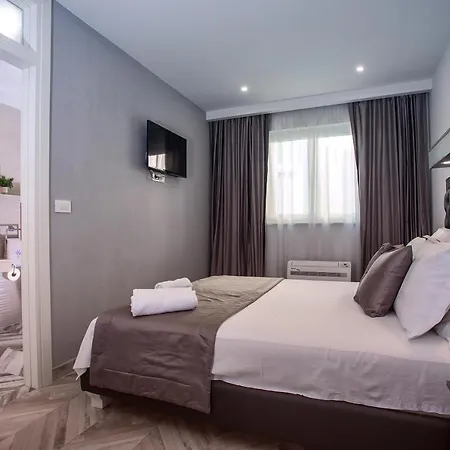 Luxury Pocrnja -heated Pool, Sauna, Jacuzzi, Pool Table Omiš