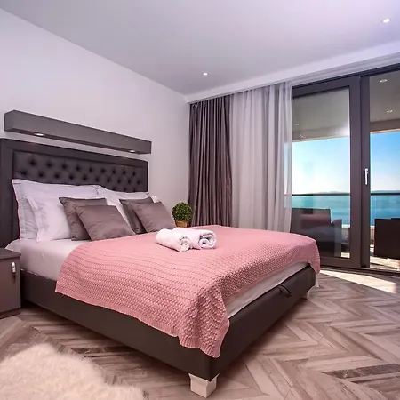 Luxury Pocrnja -heated Pool, Sauna, Jacuzzi, Pool Table *