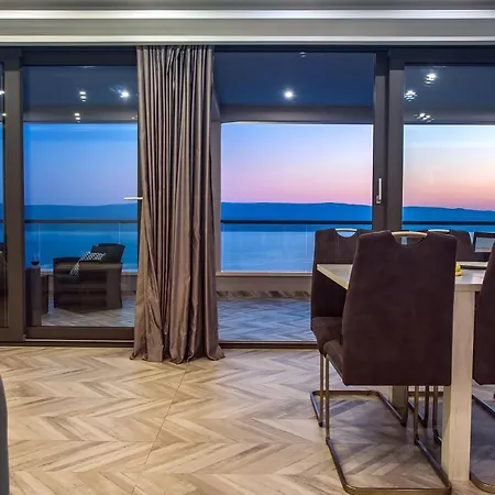 Luxury Pocrnja -heated Pool, Sauna, Jacuzzi, Pool Table ヴィラ *