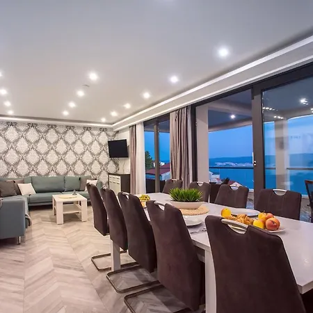 Villa Luxury Pocrnja -heated Pool, Sauna, Jacuzzi, Pool Table *