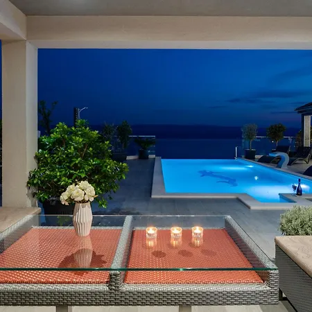 Luxury Pocrnja -heated Pool, Sauna, Jacuzzi, Pool Table Вілла Оміш