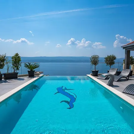 Вілла Luxury Pocrnja -heated Pool, Sauna, Jacuzzi, Pool Table
