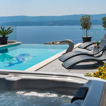 Luxury Pocrnja -heated Pool, Sauna, Jacuzzi, Pool Table Villa Omiš