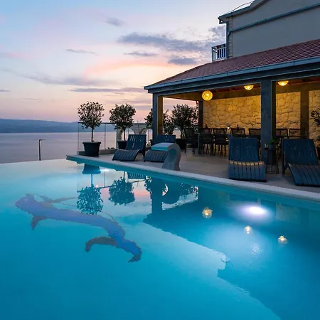 Luxury Pocrnja -heated Pool, Sauna, Jacuzzi, Pool Table Villa Omiš