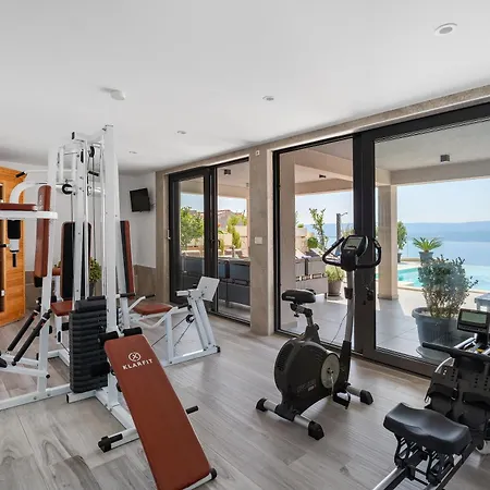 Luxury Pocrnja -heated Pool, Sauna, Jacuzzi, Pool Table *