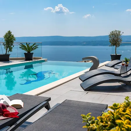 Luxury Pocrnja -heated Pool, Sauna, Jacuzzi, Pool Table ヴィラ *
