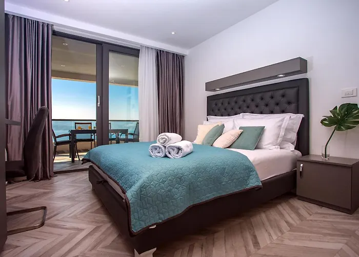 Luxury Pocrnja -heated Pool, Sauna, Jacuzzi, Pool Table *
