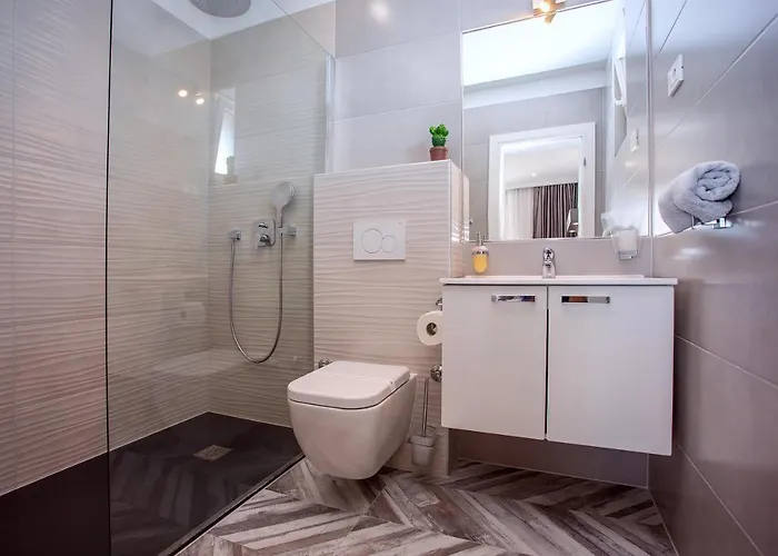 Luxury Pocrnja -heated Pool, Sauna, Jacuzzi, Pool Table 빌라 *