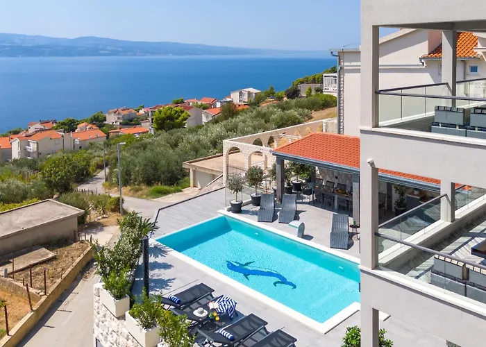 빌라 Luxury Pocrnja -heated Pool, Sauna, Jacuzzi, Pool Table *