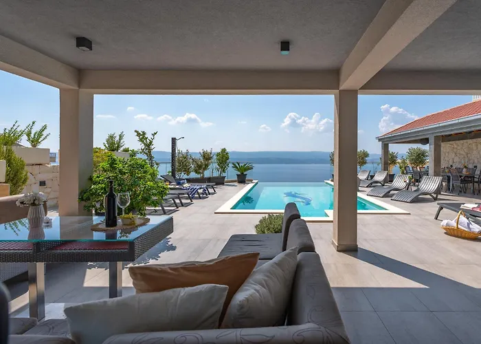 Luxury Pocrnja -heated Pool, Sauna, Jacuzzi, Pool Table * 오미스